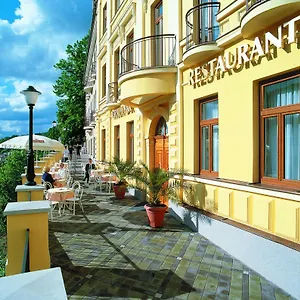 4* Szálloda Wellness Jean De Carro