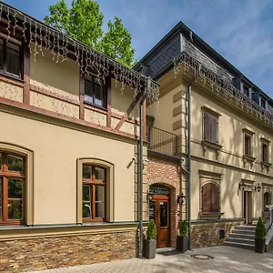 4* Szálloda Male Versailles